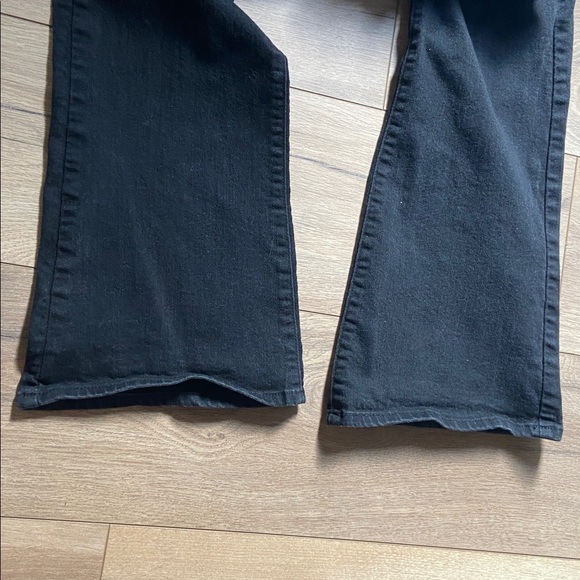 Levi’s Black Flare Jeans Women’s - Picture 14 of 14